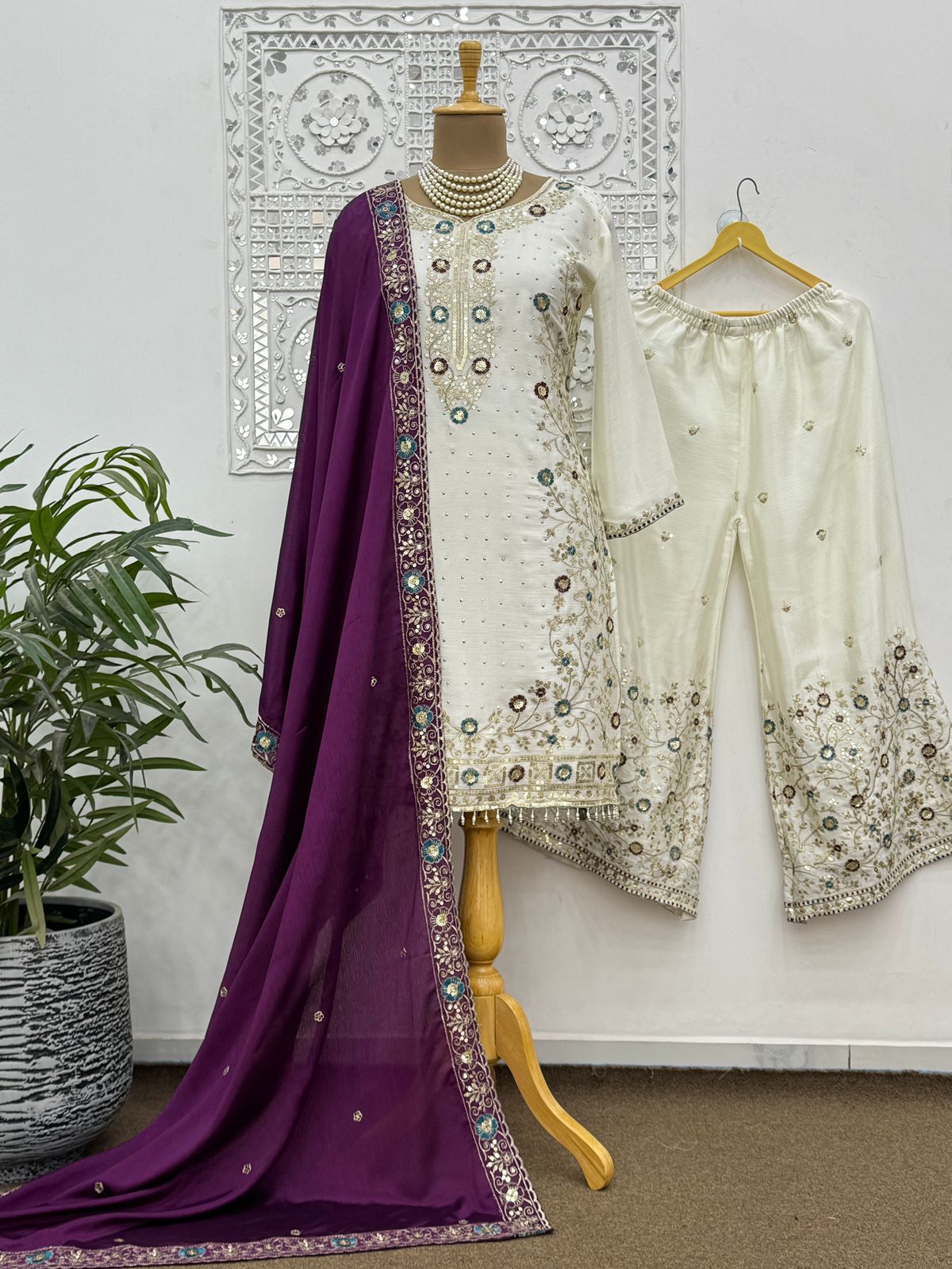 Nooriya Embellished Set