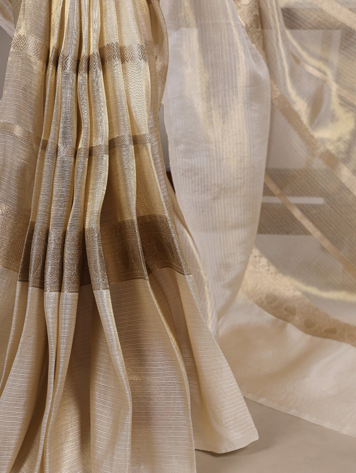 Swarnika Tissue Zari Saree
