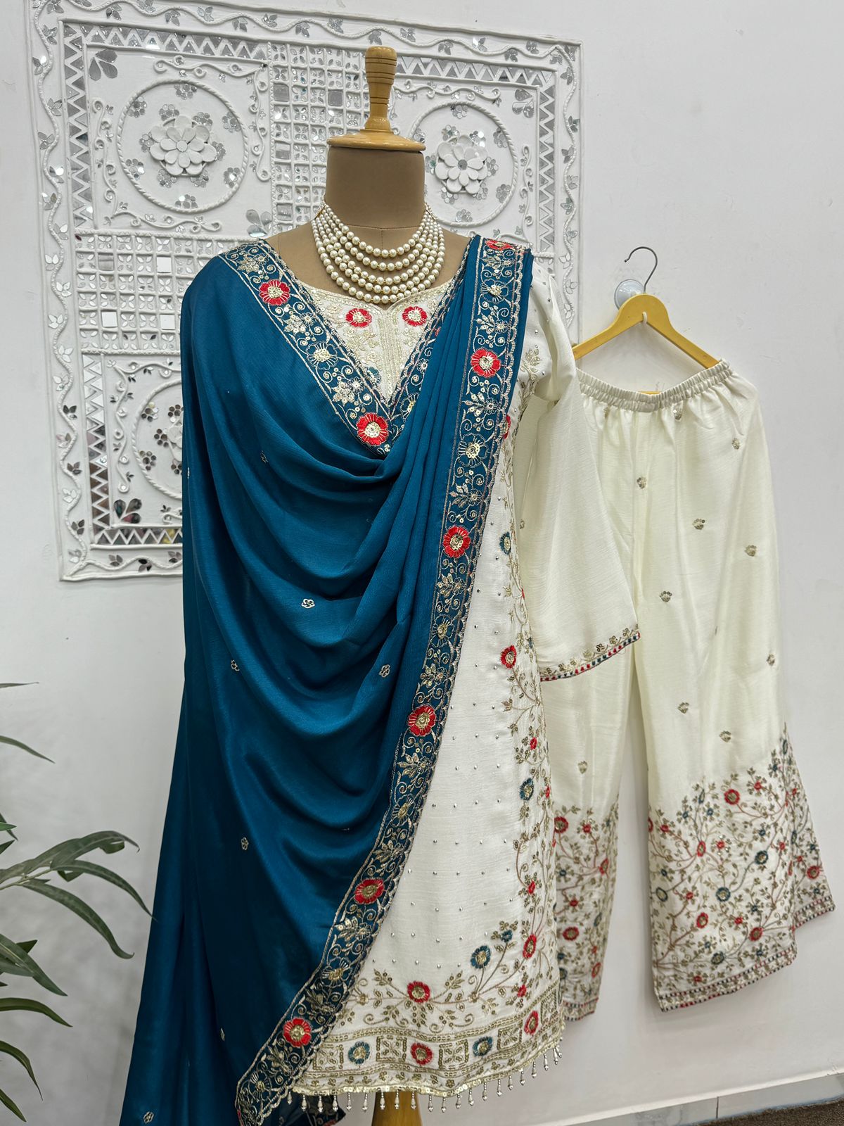 Nooriya Embellished Set