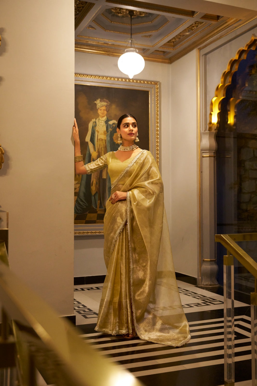 Zarina Gold Shimmer Saree