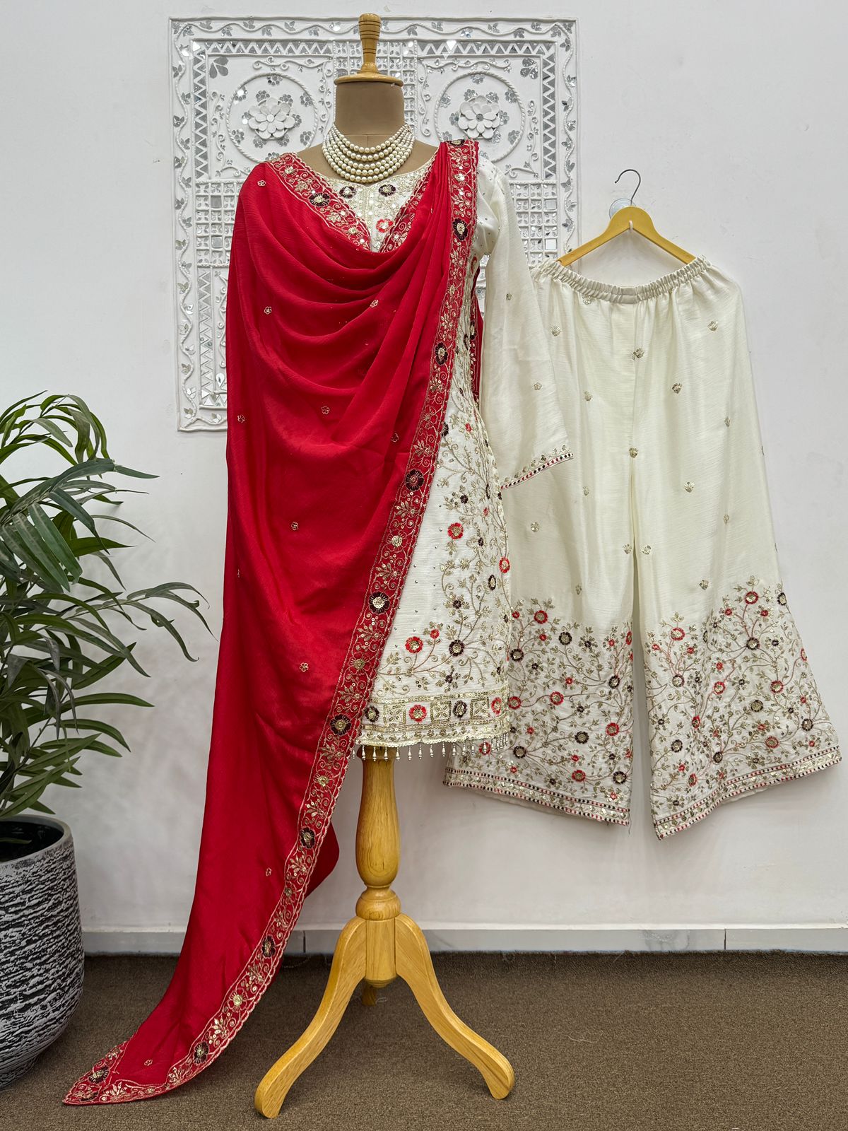 Nooriya Embellished Set